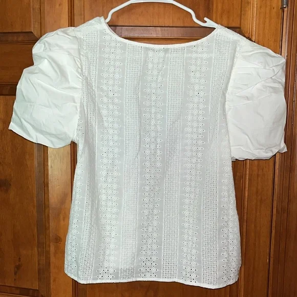 Joe’s Eyelet top w/ puff sleeves - large - Picture 3 of 6